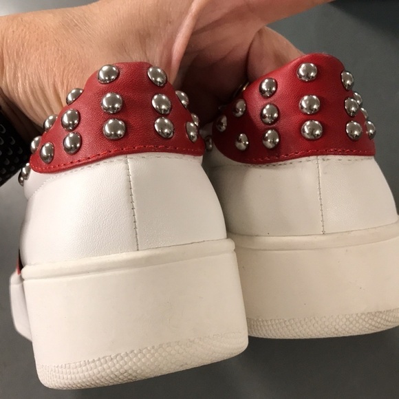 Steve Madden Belle Sneaker - Picture 10 of 11